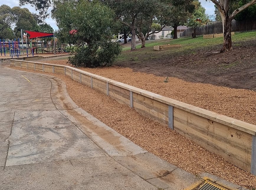 Retaining wall - Rowvile primary school - regal landscaping
